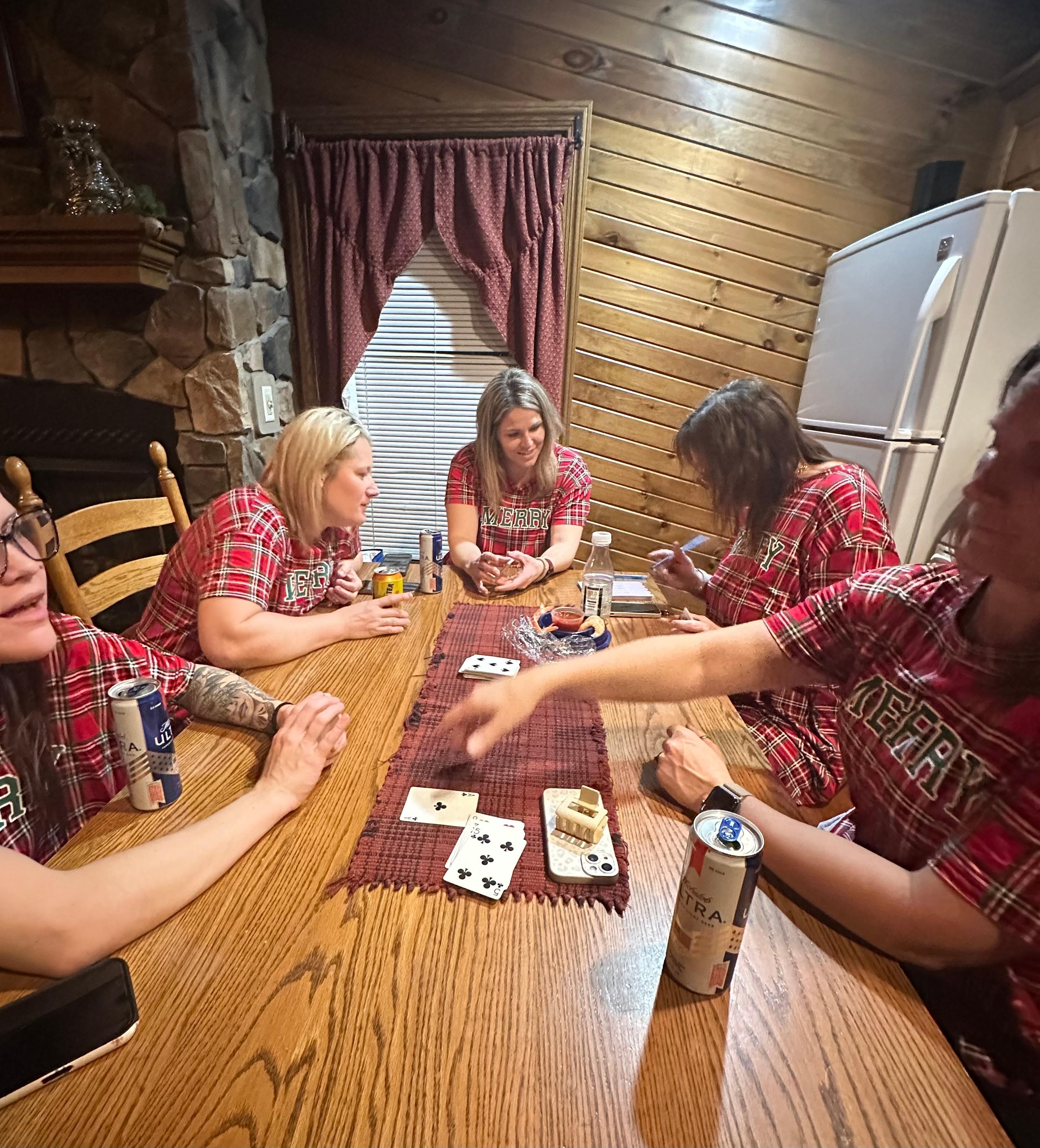 Nice table to play cards ❤️