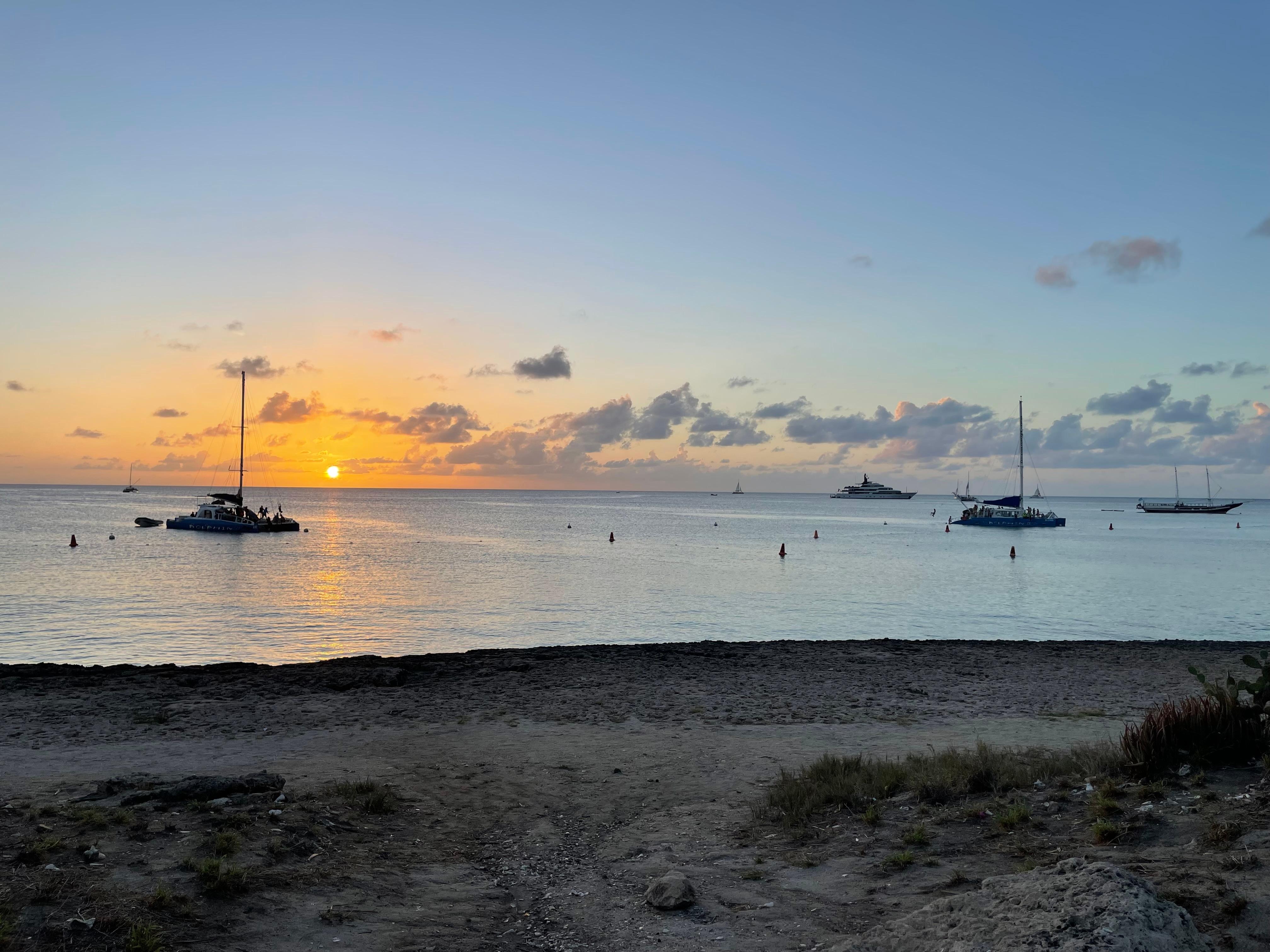 Boca Catalina beach, just steps away