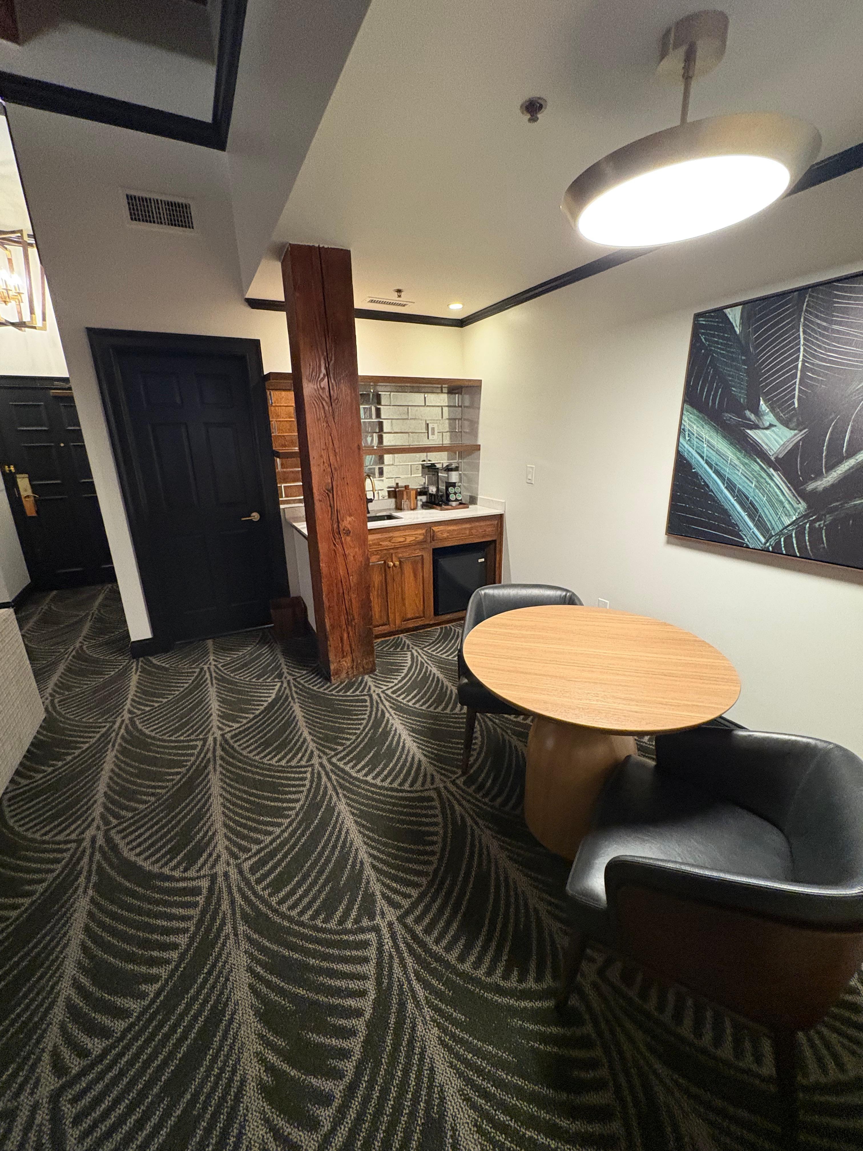 Kitchenette and table