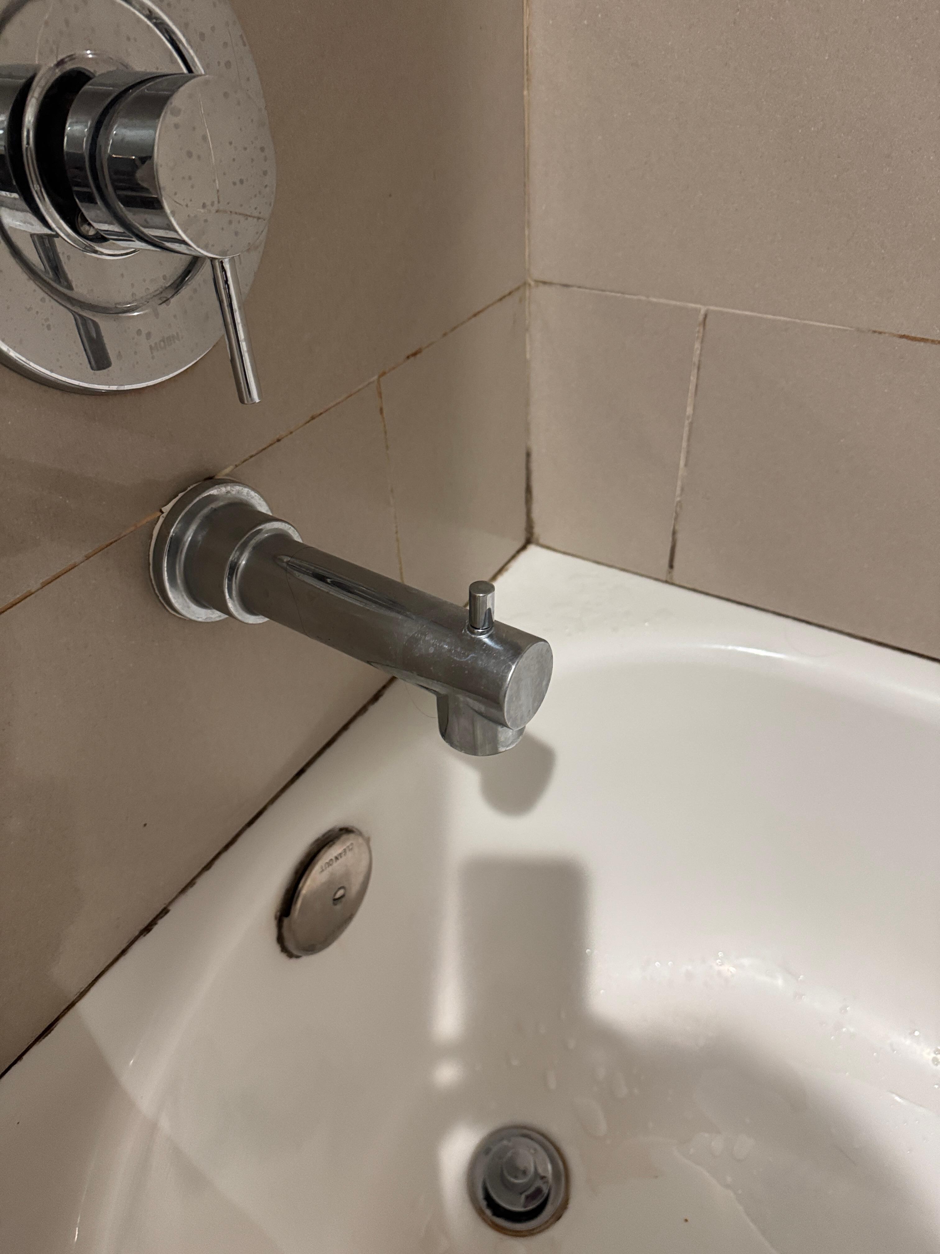 Dirty and mould in the bathroom 