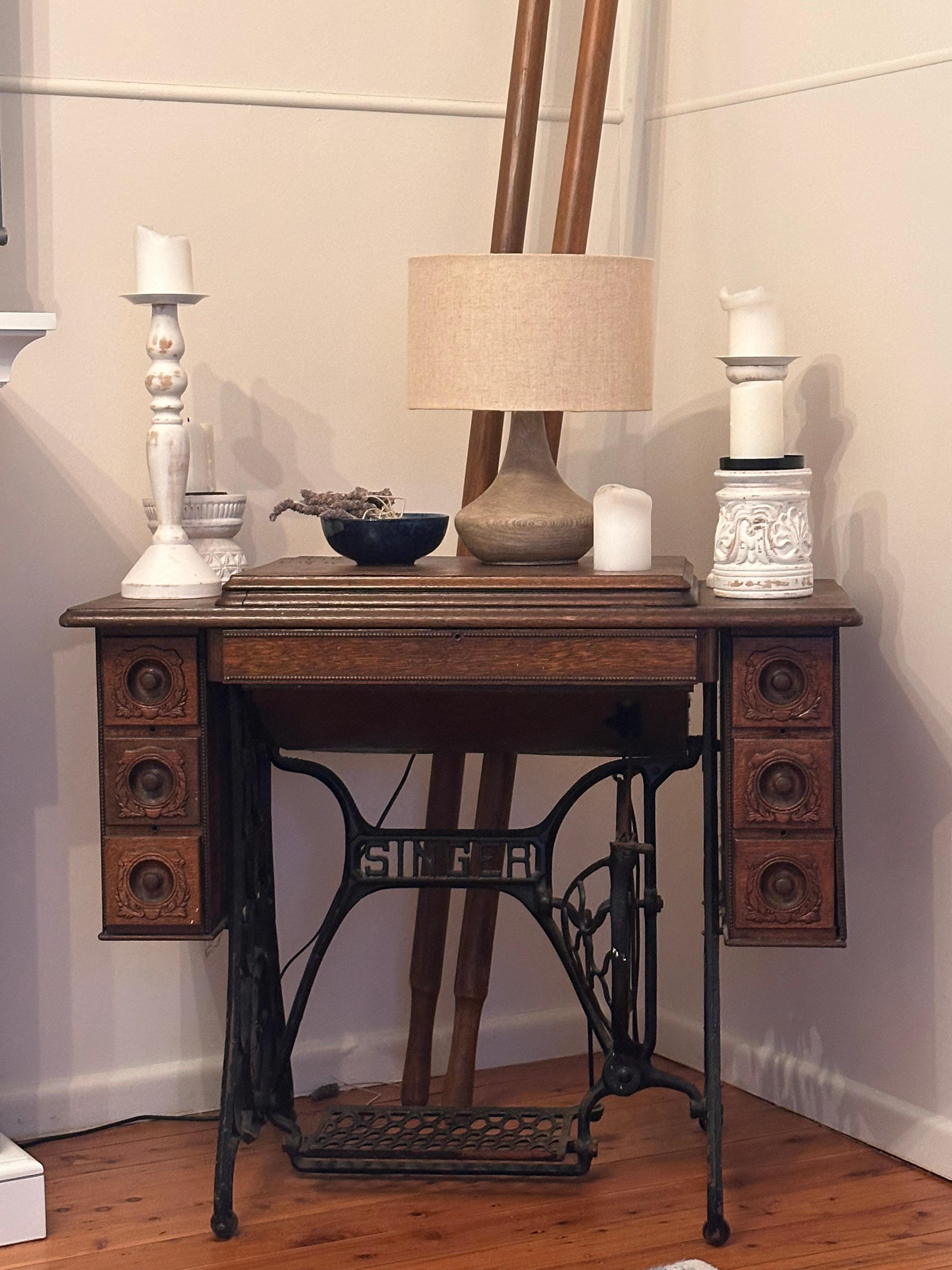 I remembered my Mom - she had the same sewing machine. 