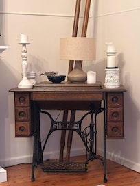 I remembered my Mom - she had the same sewing machine.