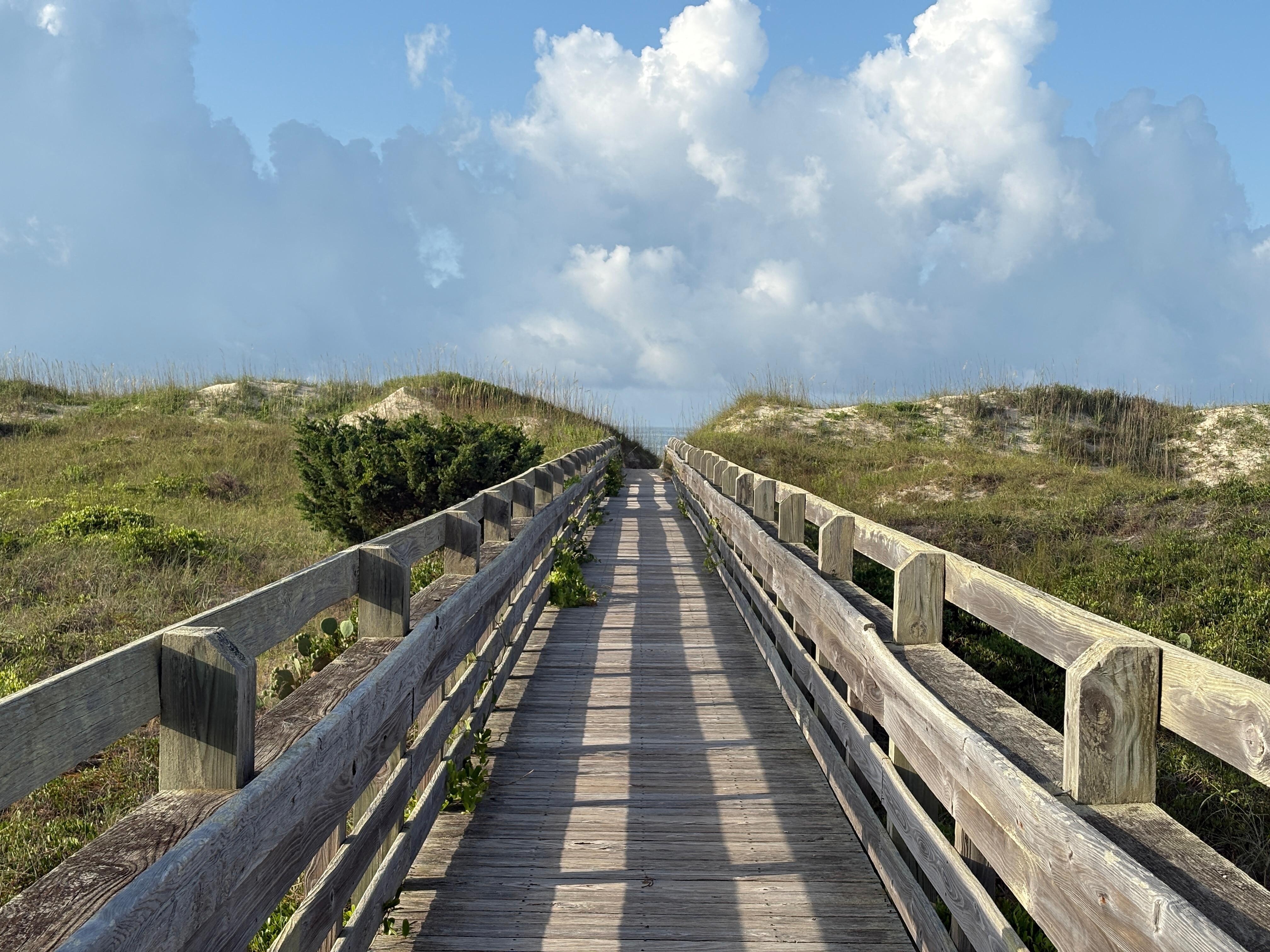Access path over the dunes. Quick, direct access to AB! 