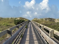 Access path over the dunes. Quick, direct access to AB!