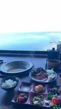 隣接ホテルのレストランの朝ごはん。しゃぶしゃぶ付きのブッフェ、美味しかった!