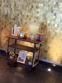 Complimentary lemonade making station at arrival