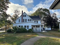 Gorgeous setting despite a rainy day. Perfect country farmhouse vibe with awesome remodeling.