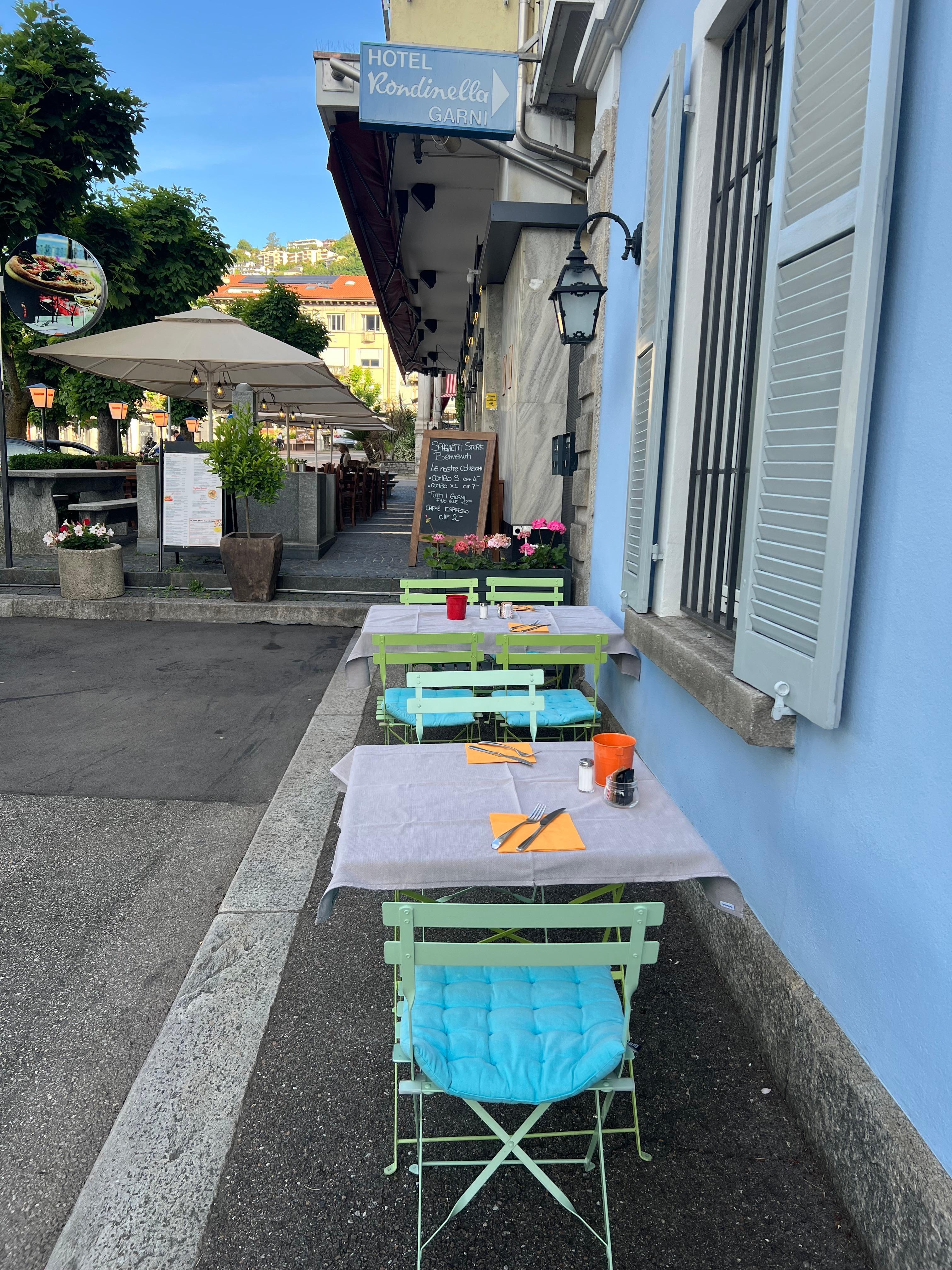 Outside breakfast tables available as well