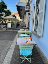 Outside breakfast tables available as well