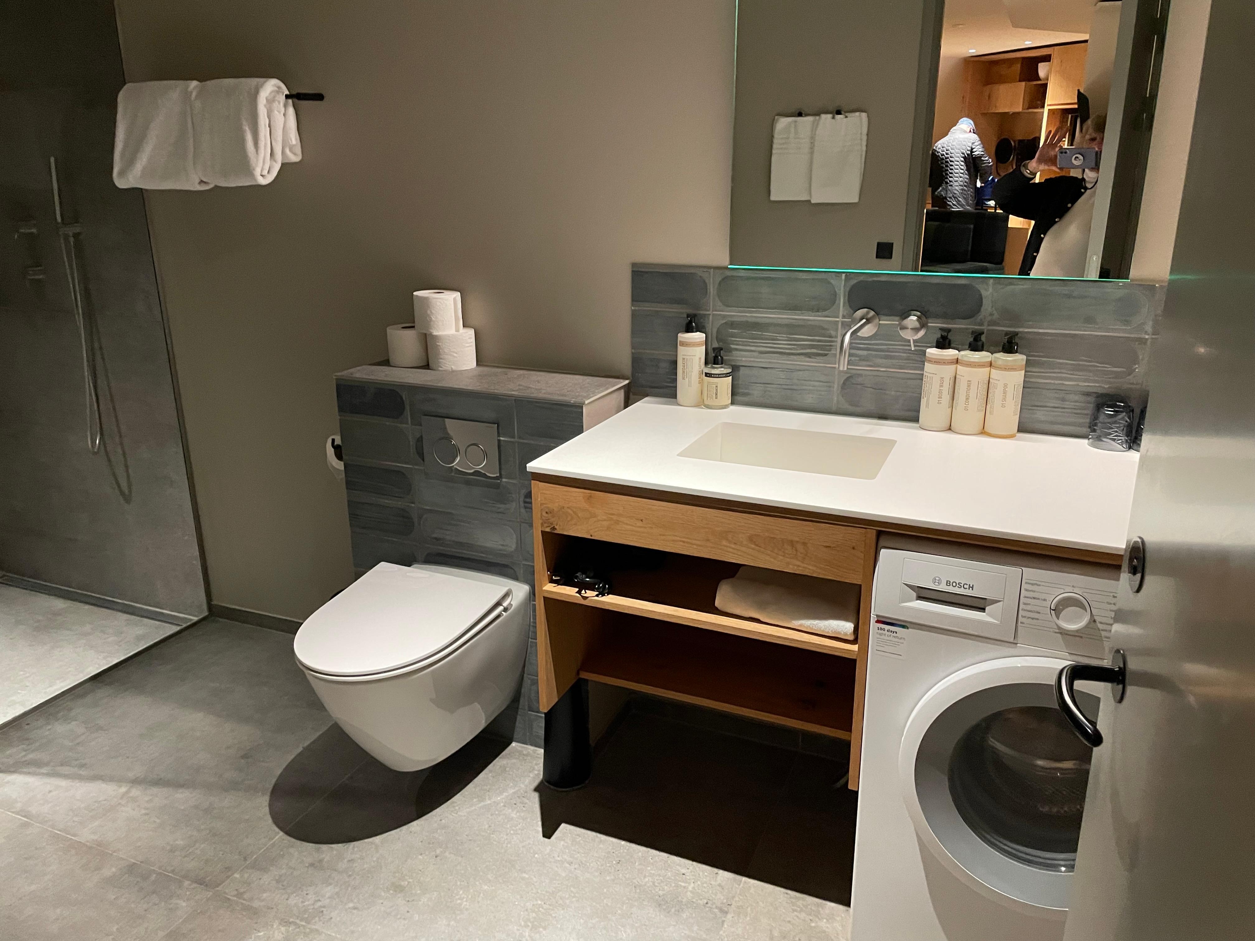 Bathroom with washing machine