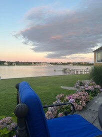 Waterfront dinner time!