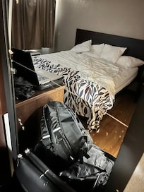 Broken mirror (Before)