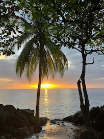 Coucher de soleil depuis les amandiers