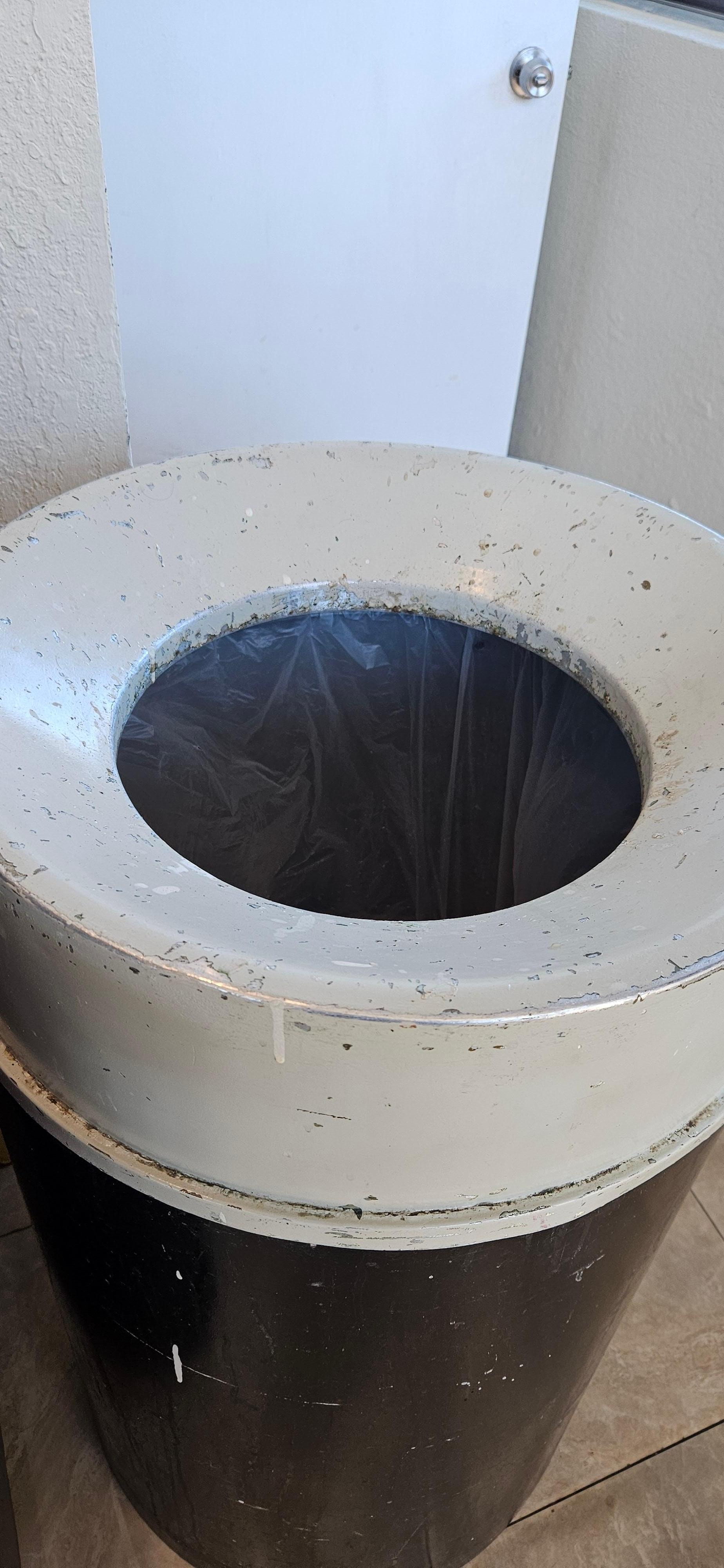 Trash receptacle for breakfast area