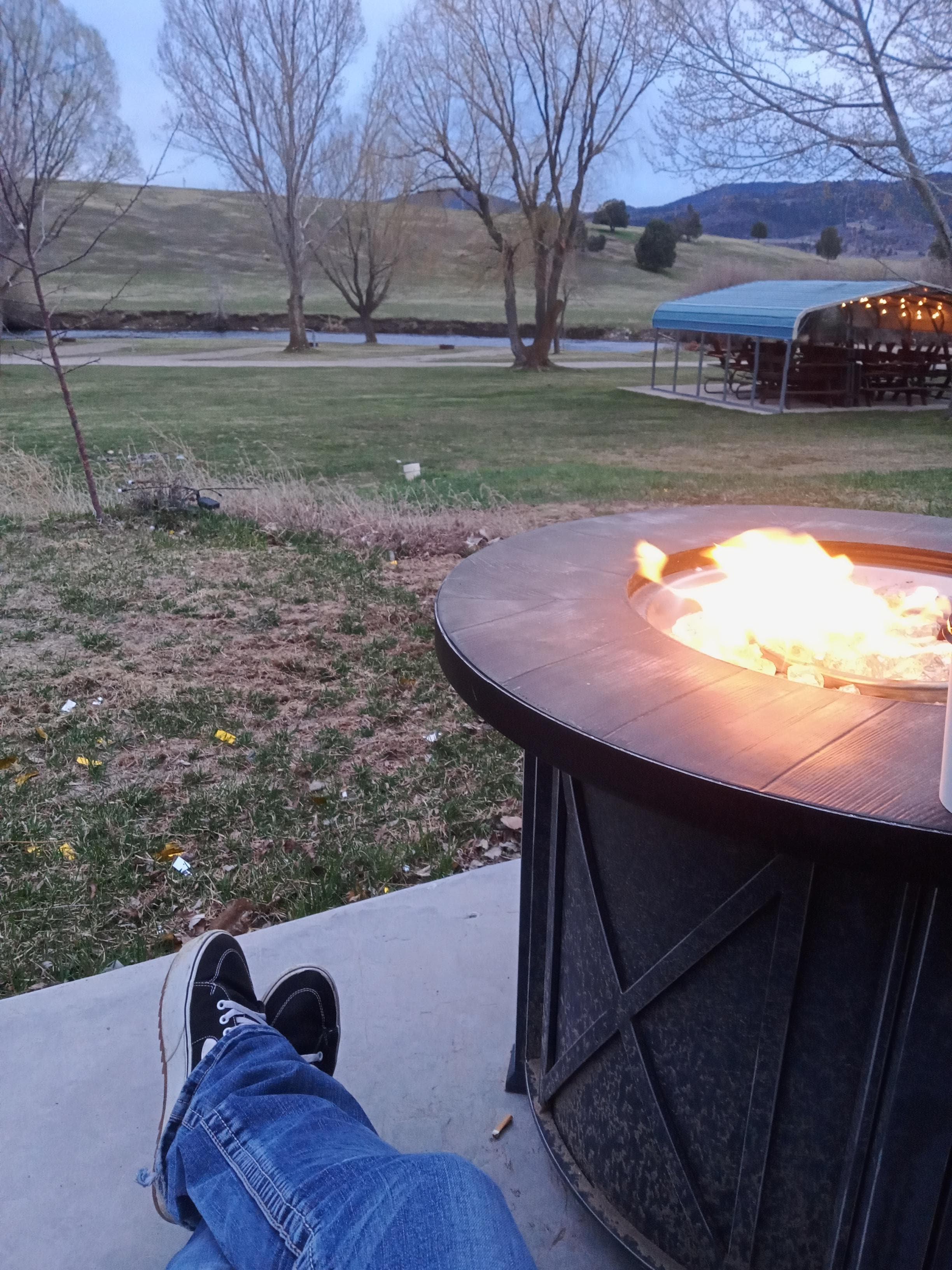 Was nice to relax by a fire, listening to the river and geese and to enjoy the view.