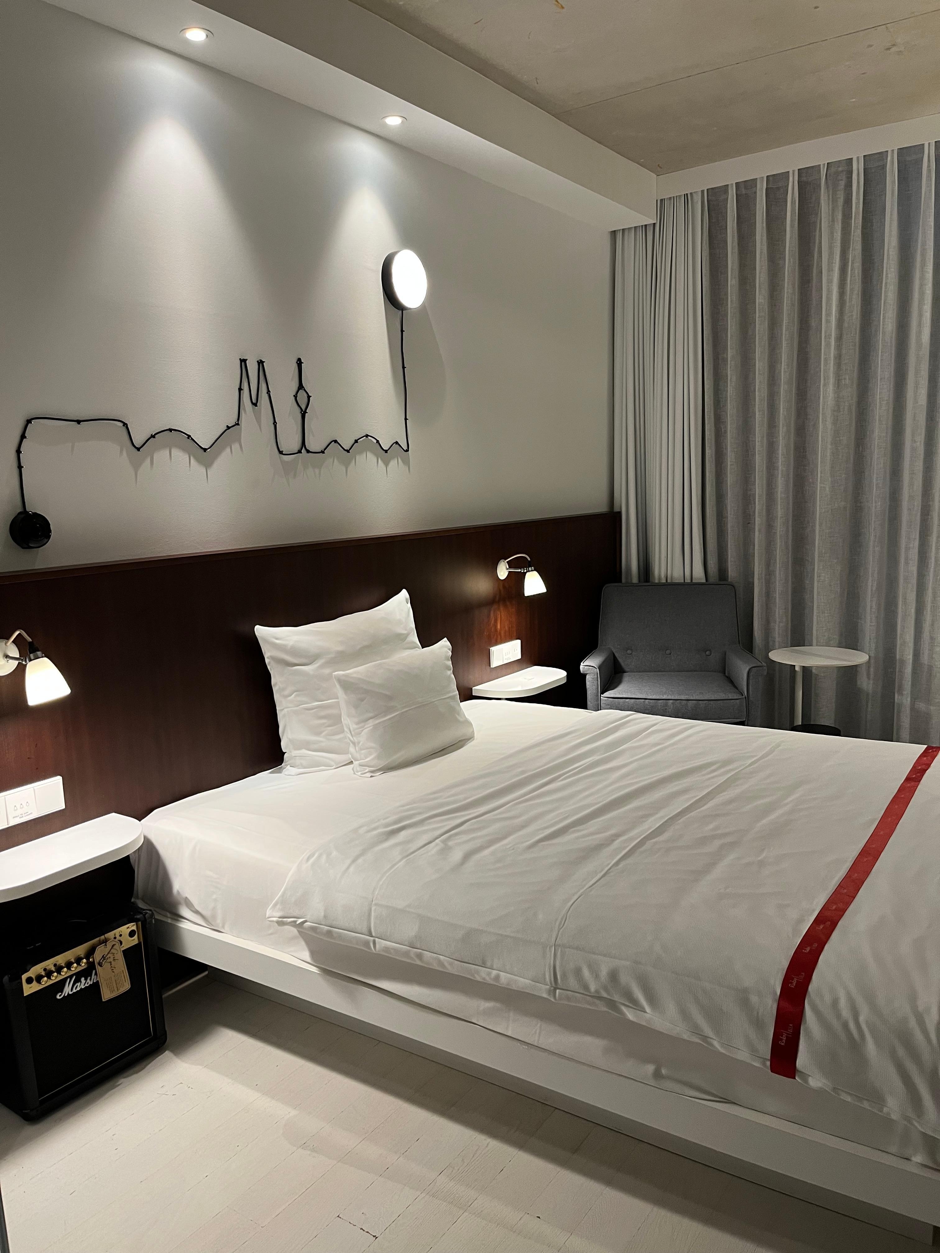 Vi manglede puder og dyne til endnu en person, men det ordnede personalet hurtigt.