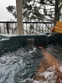 Hot tub with fog