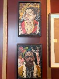 Unfortunately I do not take pictures of everything I do, I go to or experience, I keep it for me, but here is a taste of the good quality art in lobby of the Romer hotel.