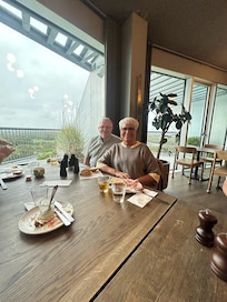 BRUNCH PÅ 17.ETAGE TIL VORES GULDBRYLLUP.