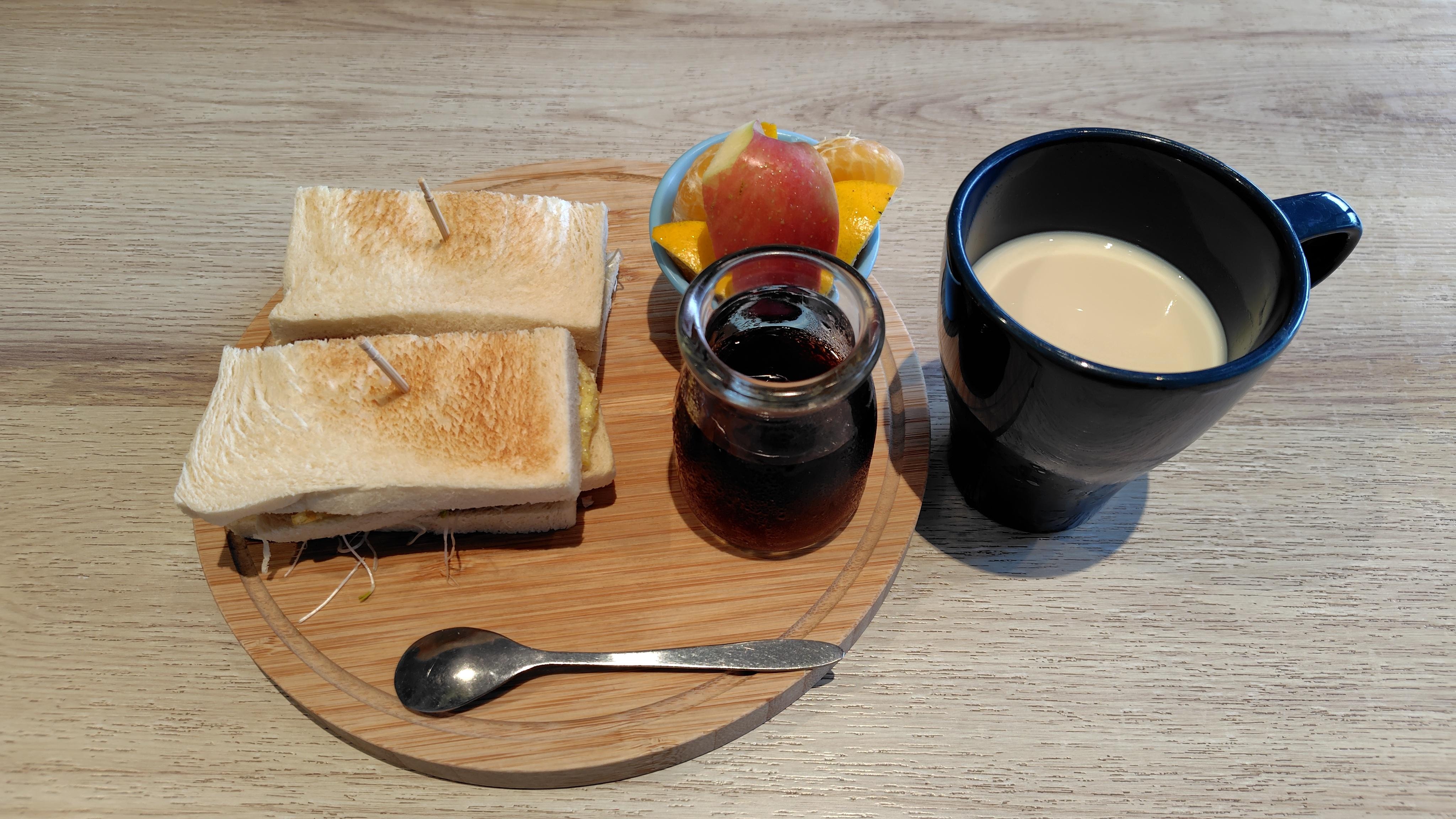 シンプ  ルですがとてもおいしかったです。