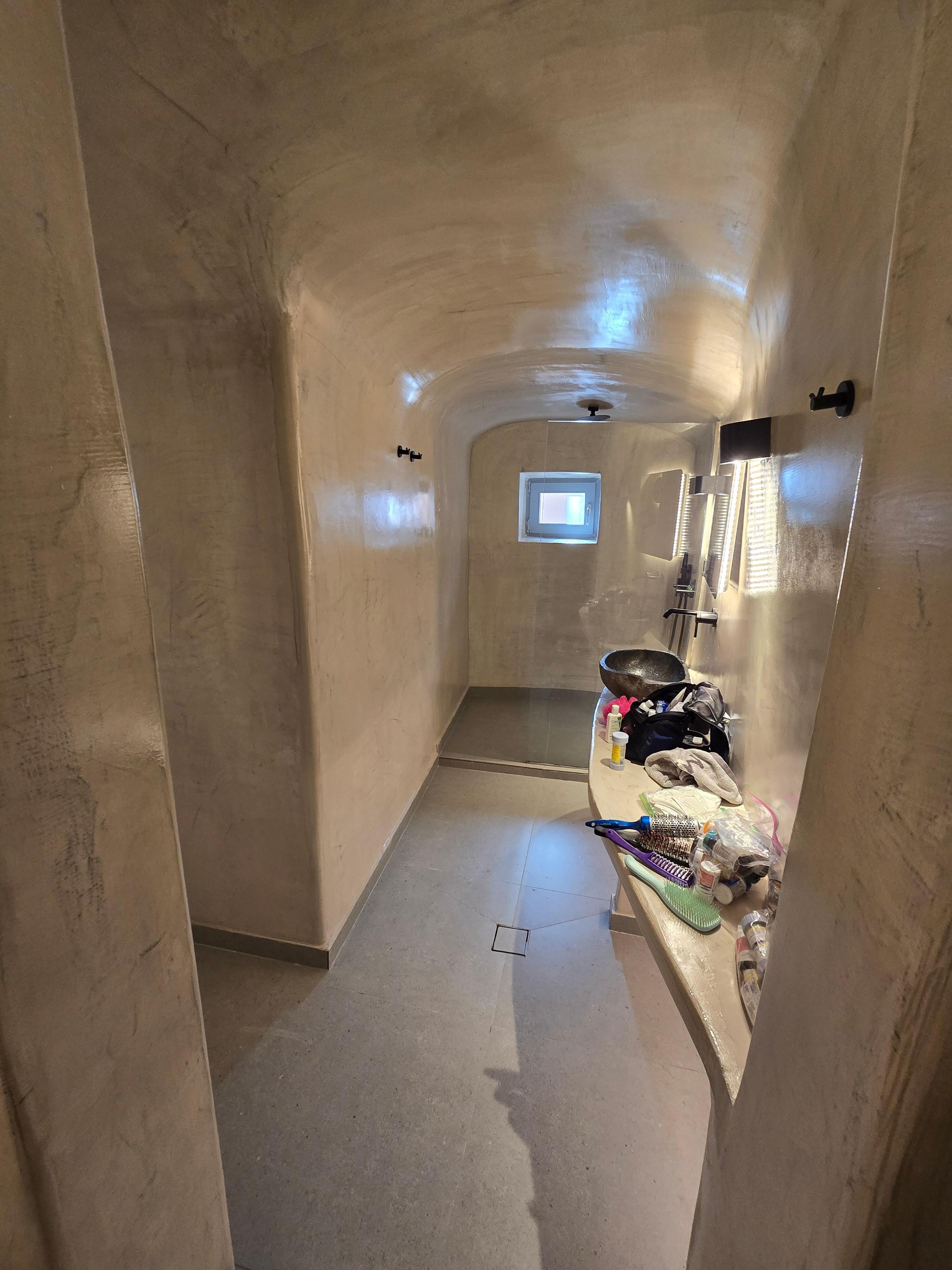Large bath with walk-in shower (rainfall shower head) plenty of water pressure 