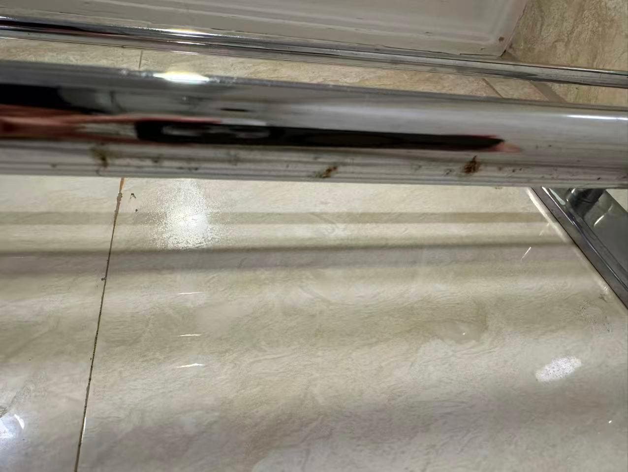 rusty on all the towel frame in both toilets