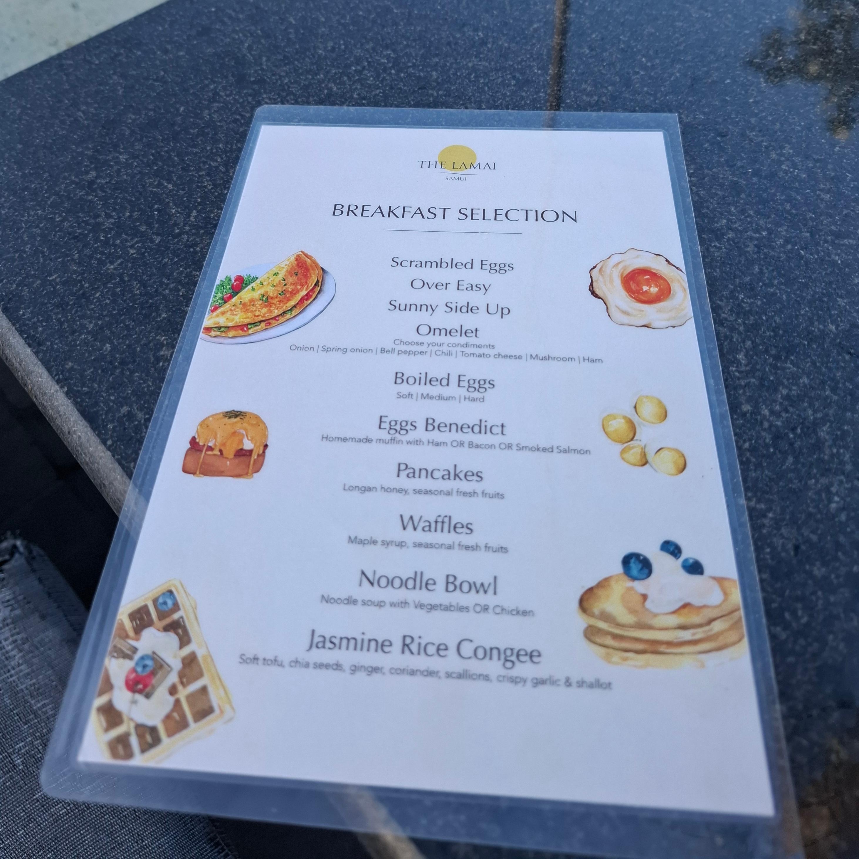 Carte du menu servi à table. Il y a aussi un buffet.