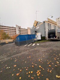 Construction trash cans