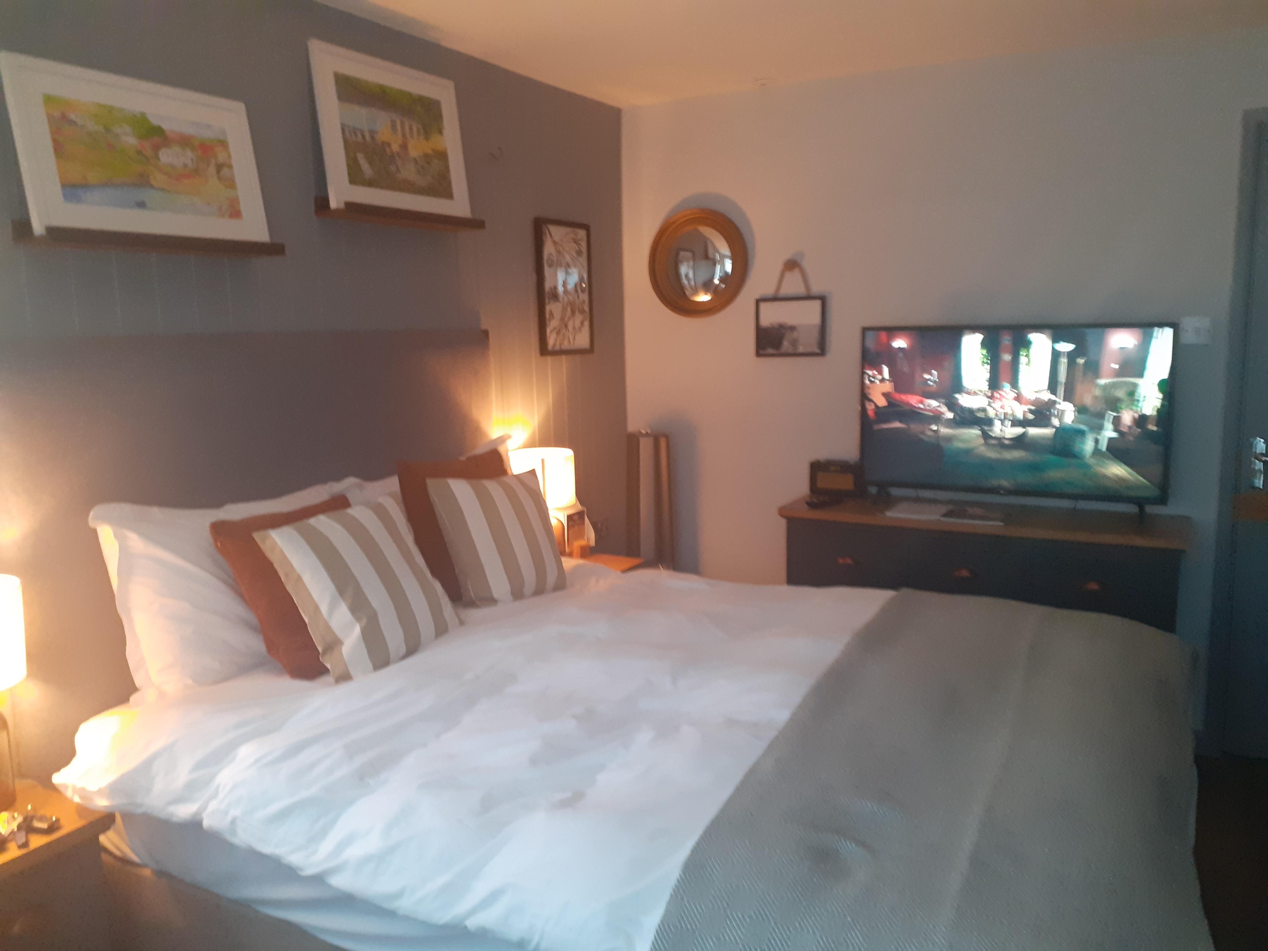 Lovely clean room with tea/coffee facilities 