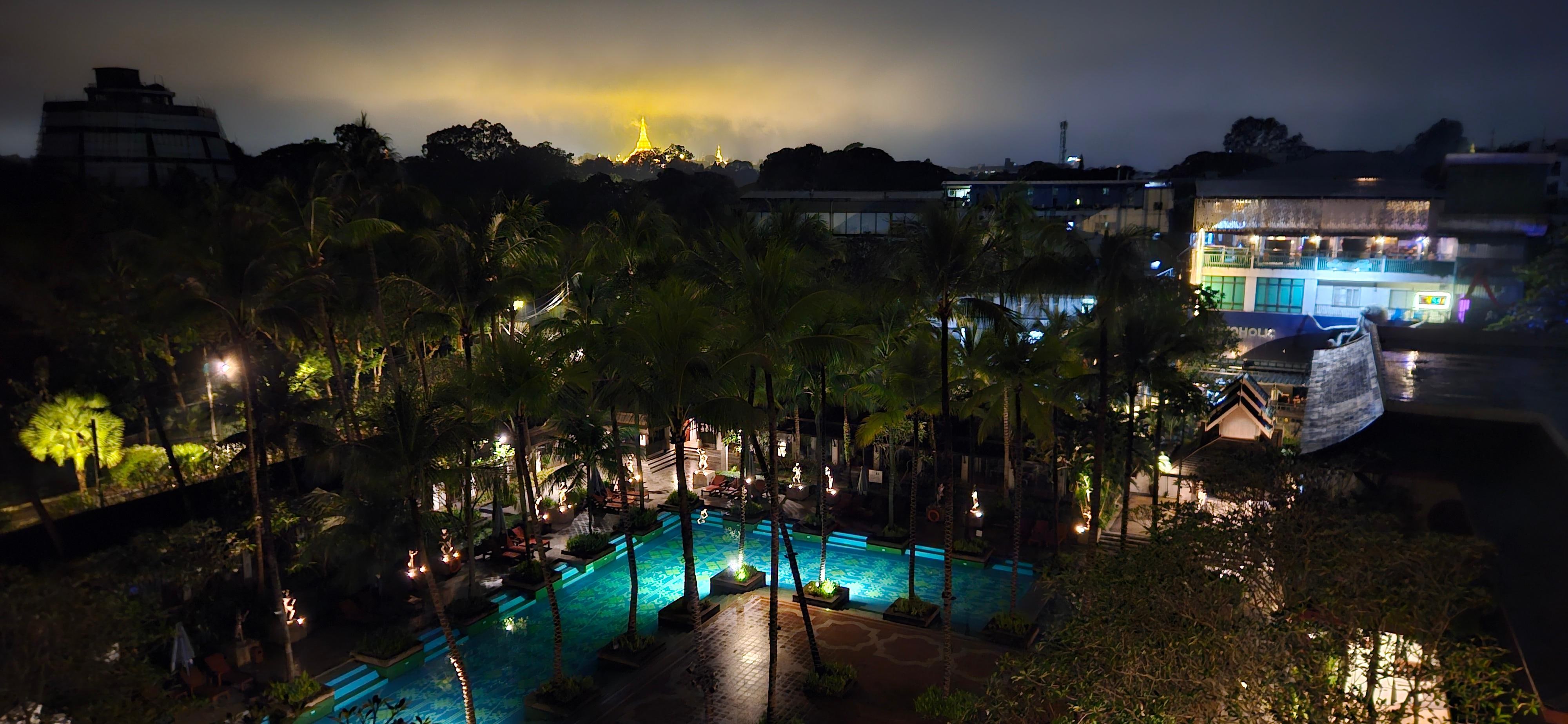 A wonderful view of the golden temple from the hotel room