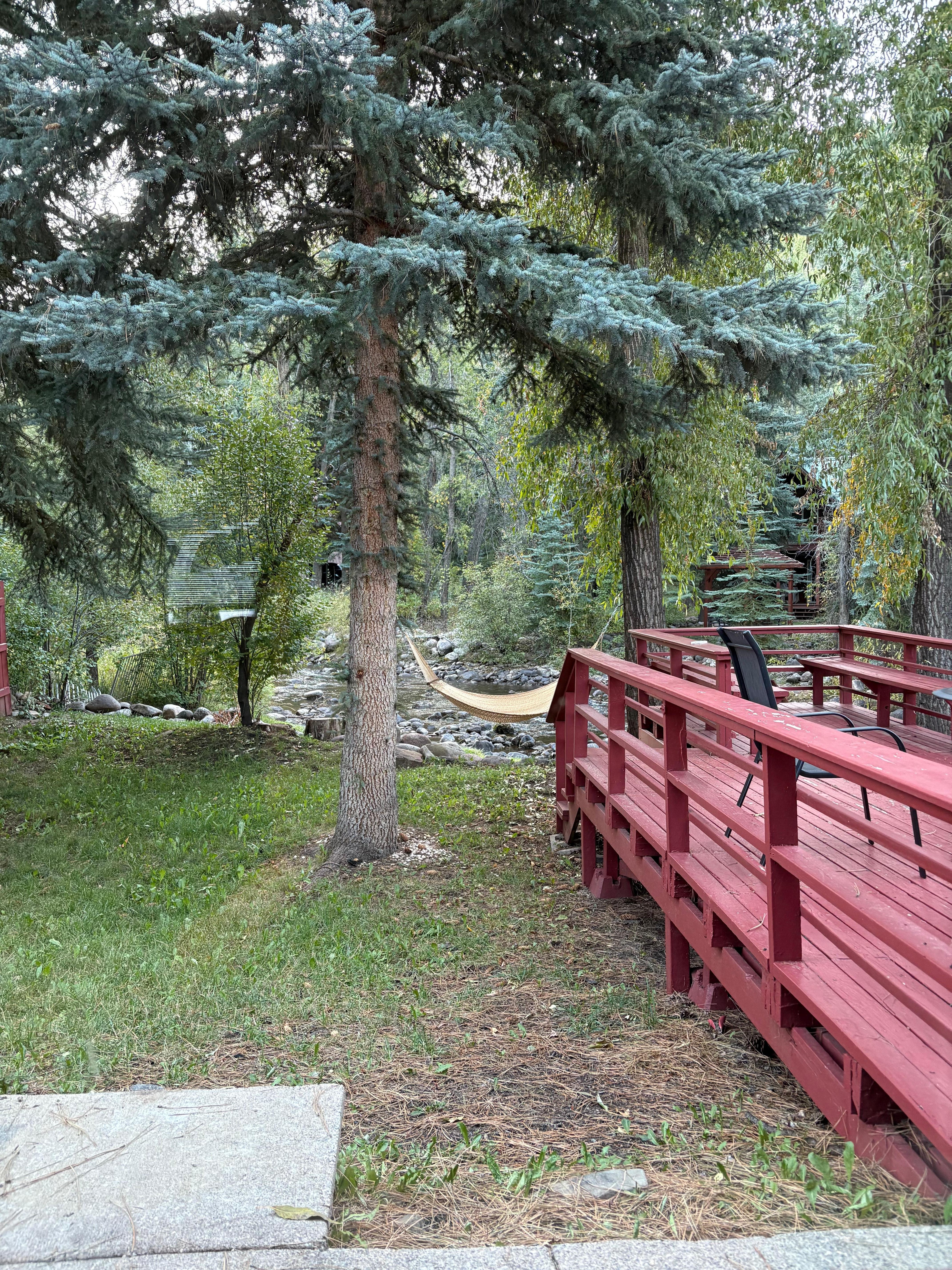 Deck between cabin and river