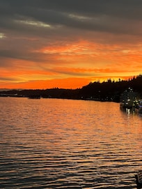 Sunrise on the Columbia River, Astoria, Oregon