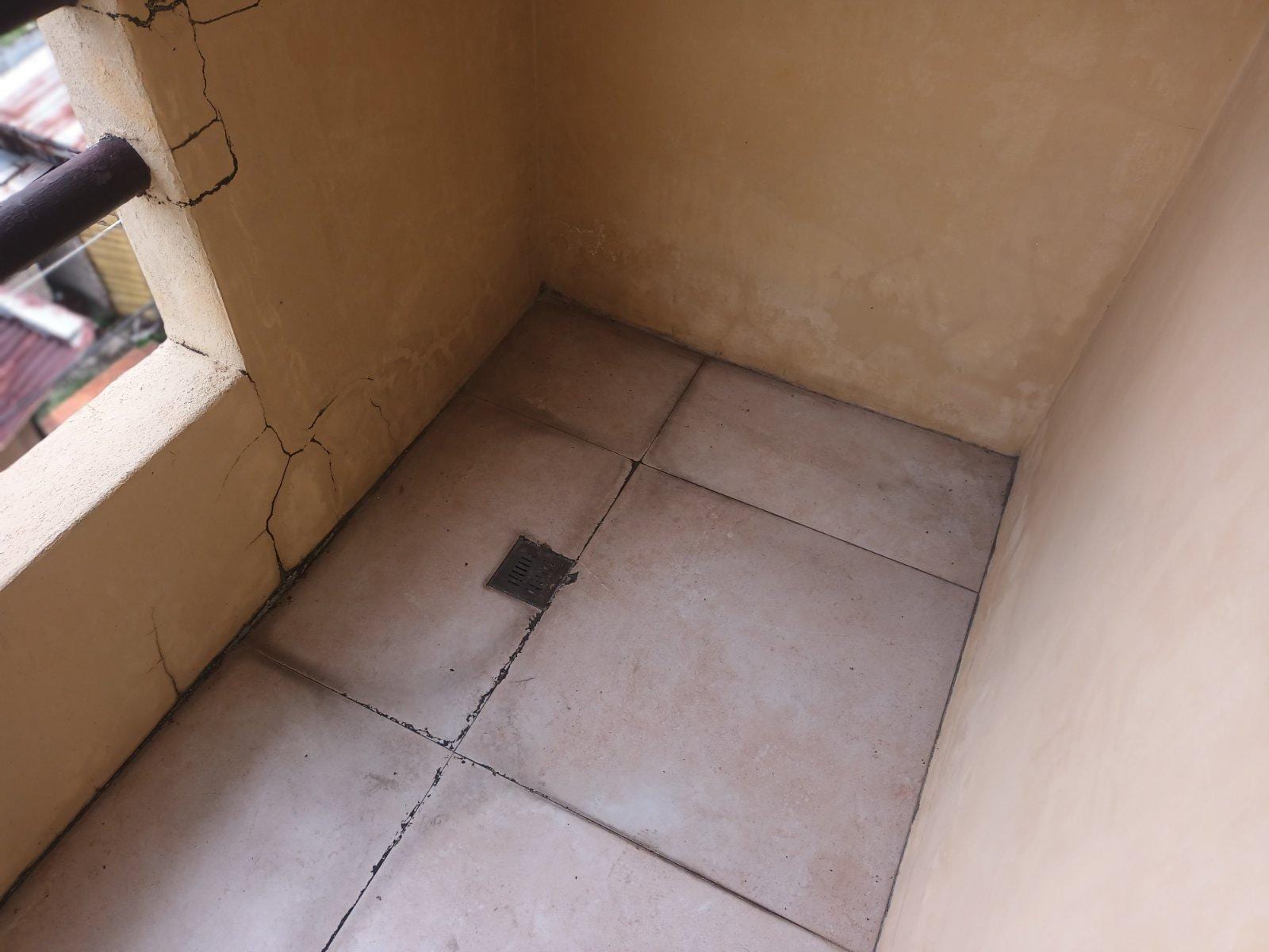 Well, for the price we paid for, i cannot complain since this was built in the early 2000s, but i guess there was way to keep this more pleasing to the eye.