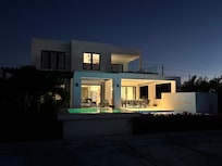 I'm very sorry that I don't have a single picture of the interior of the house, which is beautiful