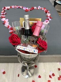 The host set this up for my girlfriend’s birthday.