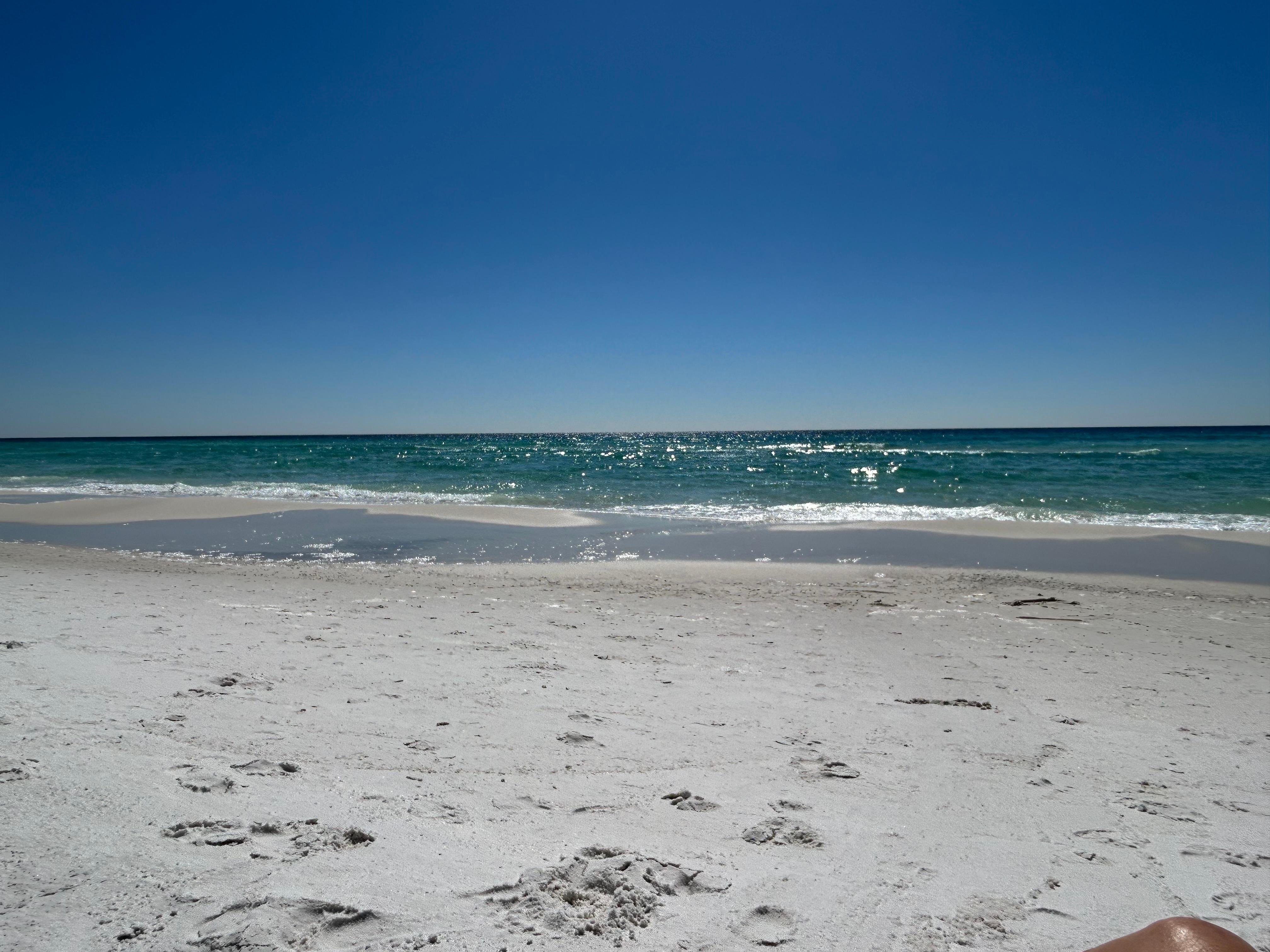 White sandy beaches of Destin