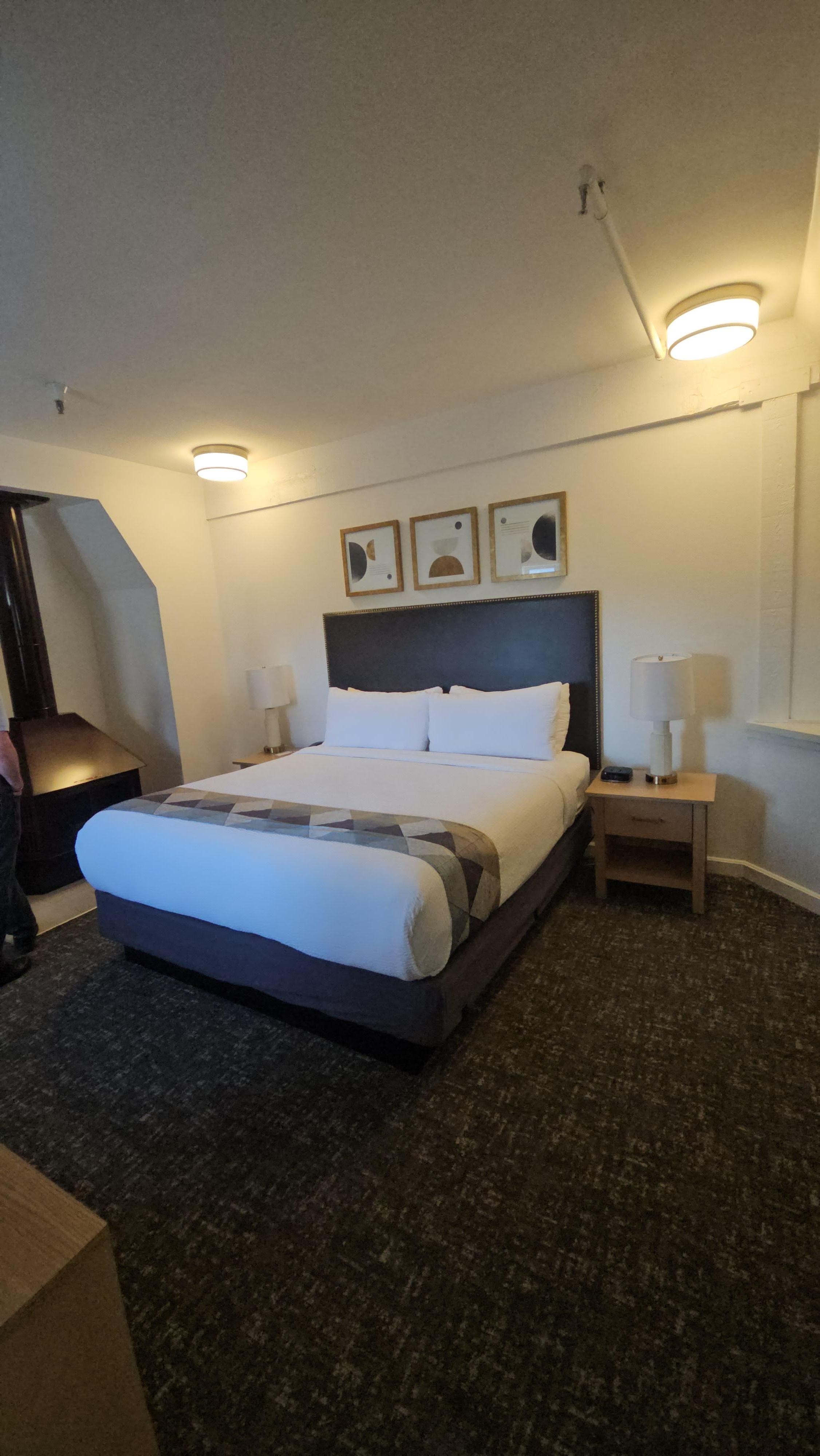 beautiful clean room