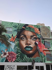 Murale près de la petite épicerie