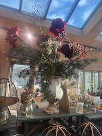 Fina blomsterdekorationer överallt