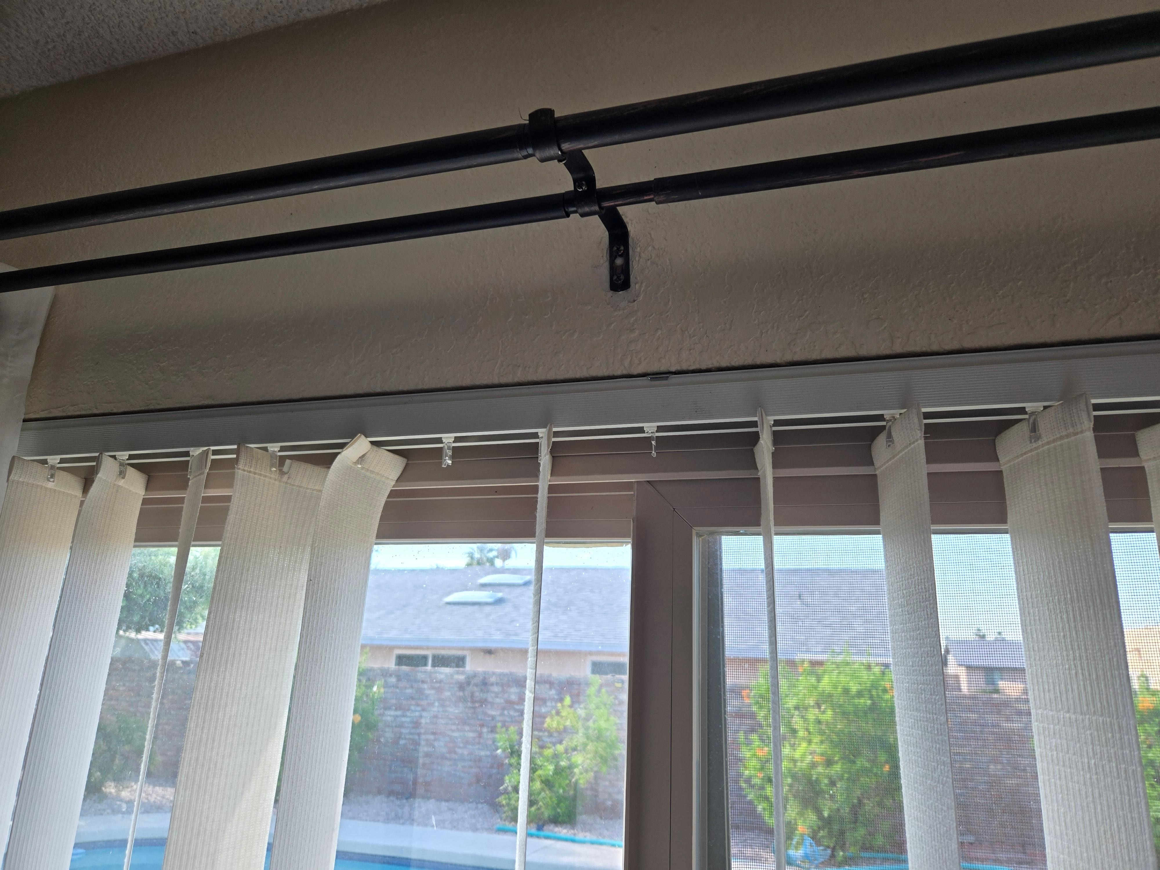 Blinds in the living room were missing and the pull cord did not work. 