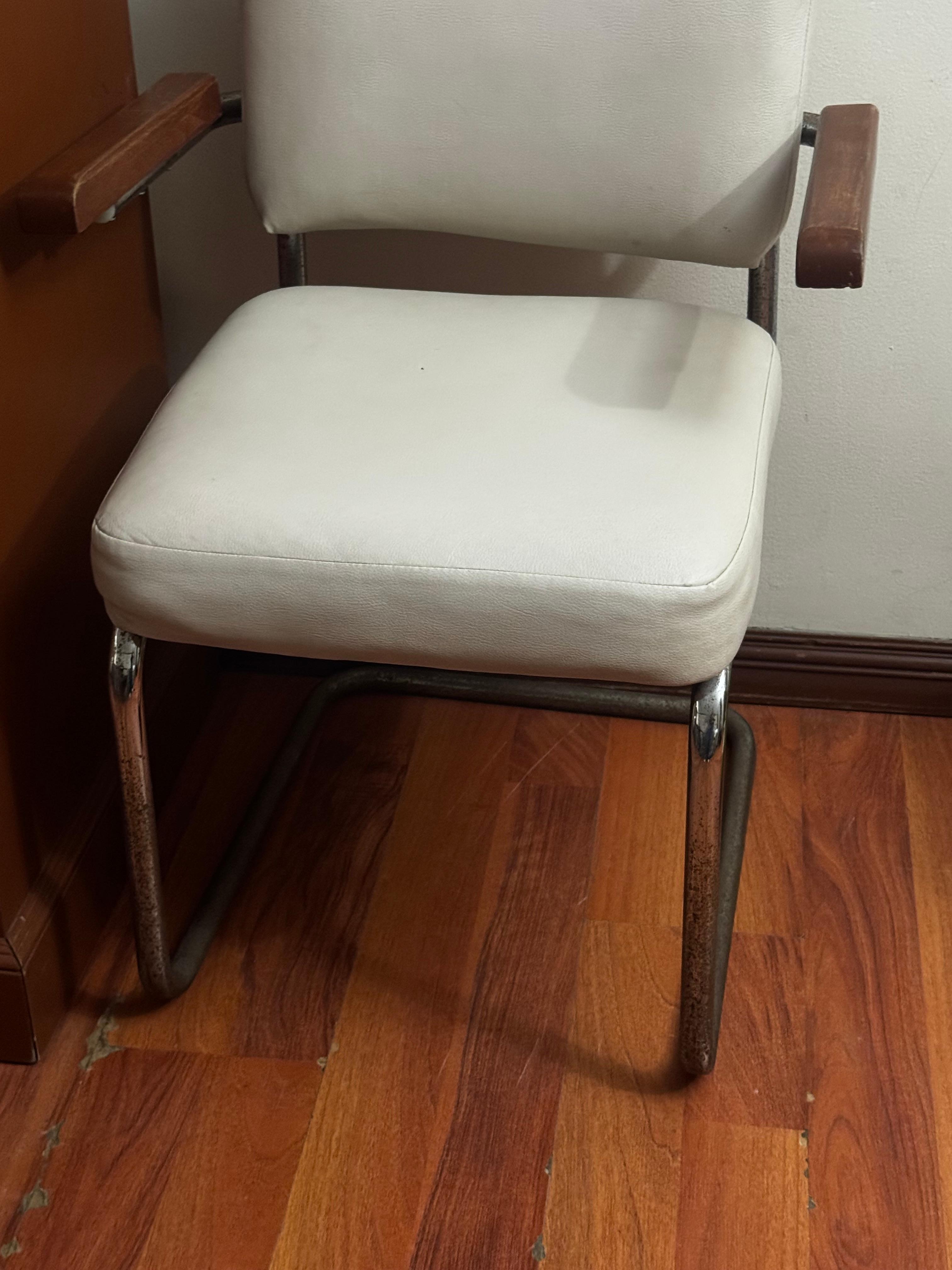 Ansíenlos con polvo y oxidados 