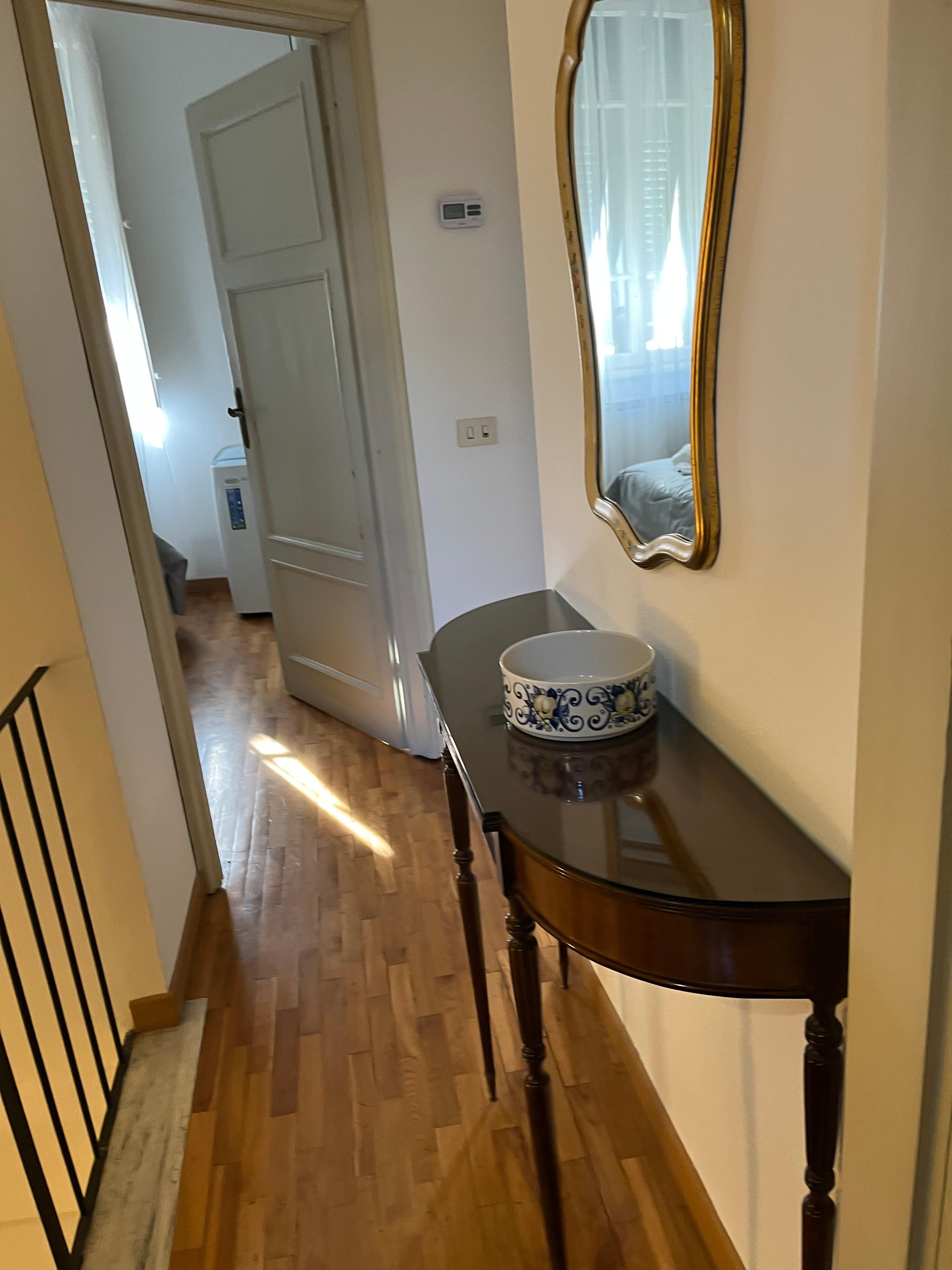 Upstairs hallway between bedrooms
