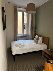 Single room (solo traveler)