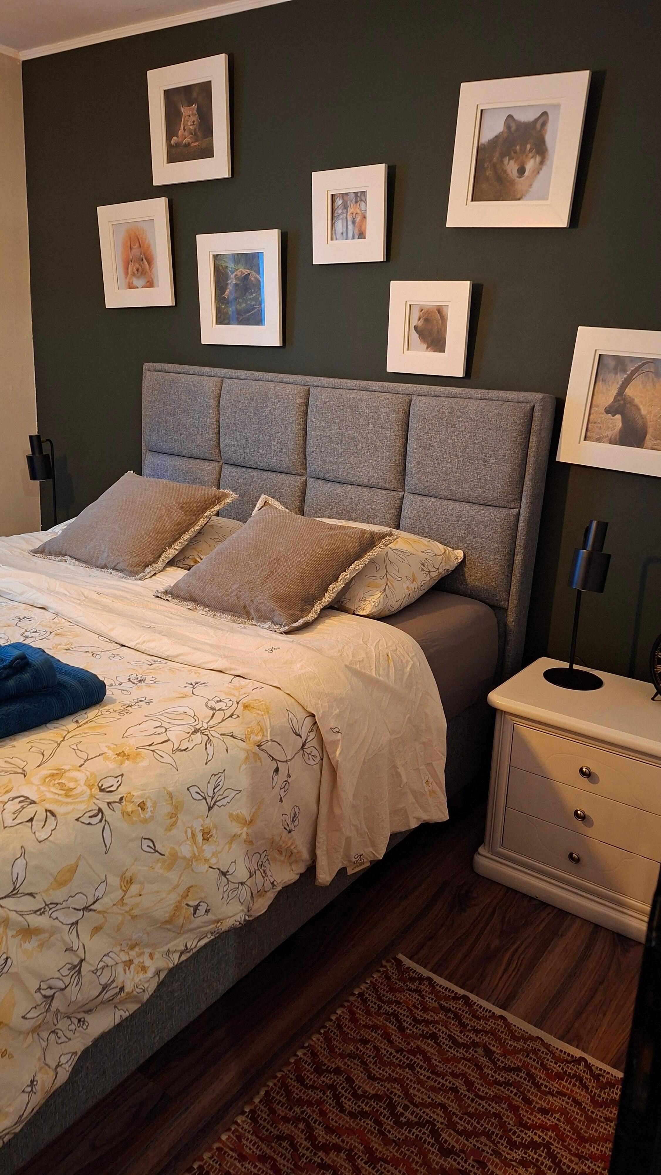 Großes Schlafzimmer