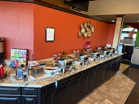 Breakfast buffet main entrees