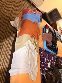 Mediocre interior design, but large room. Large comfortable bed and the lighting was pretty good for outfit changes.