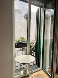 Juliette Balcony