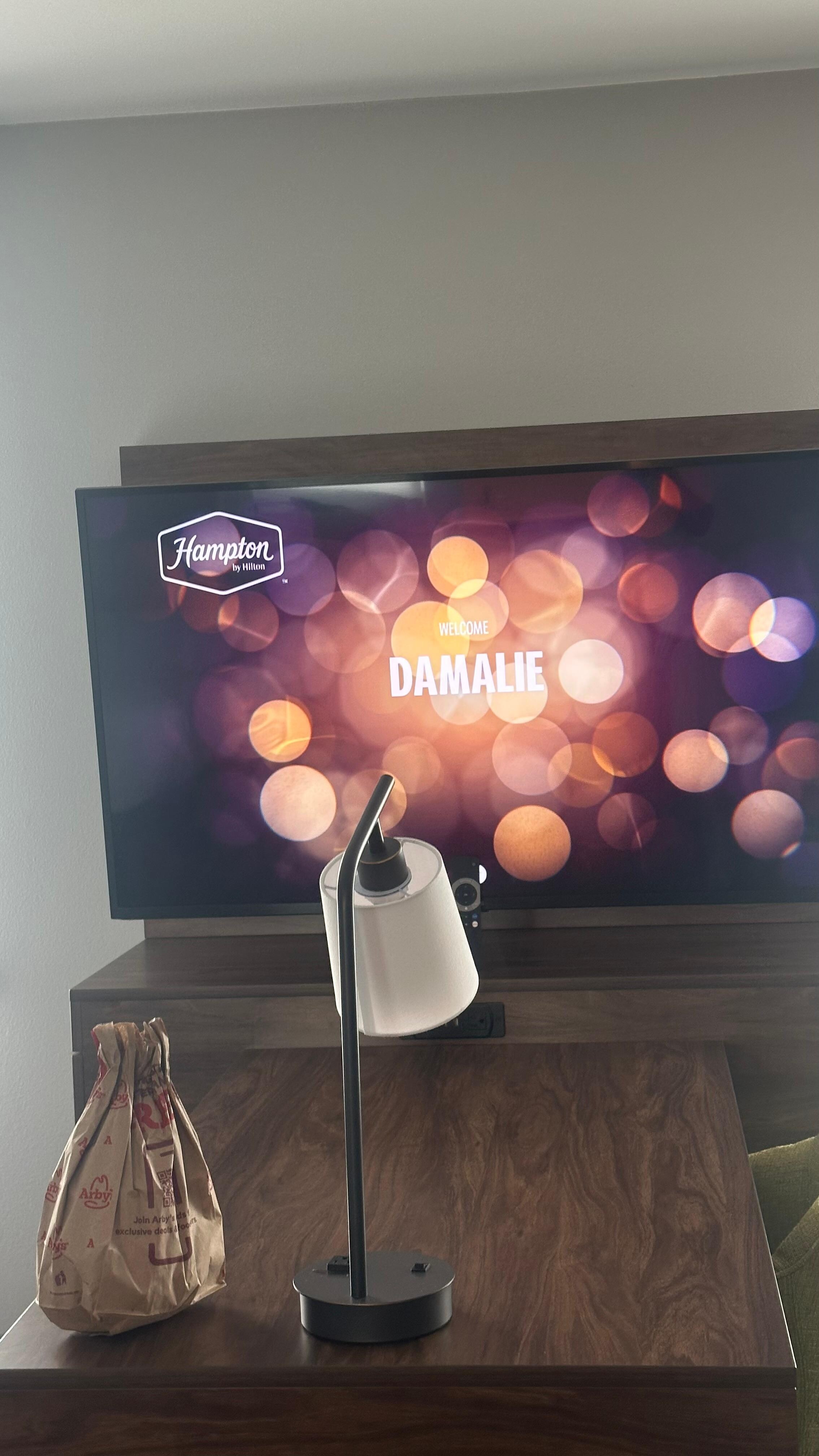 The sweet welcome on the screen in our room. I found a welcome note on the TV with my name. 🥰🥰