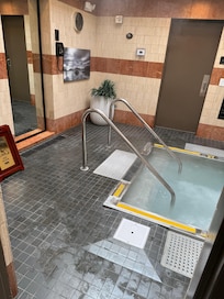 Hot tub