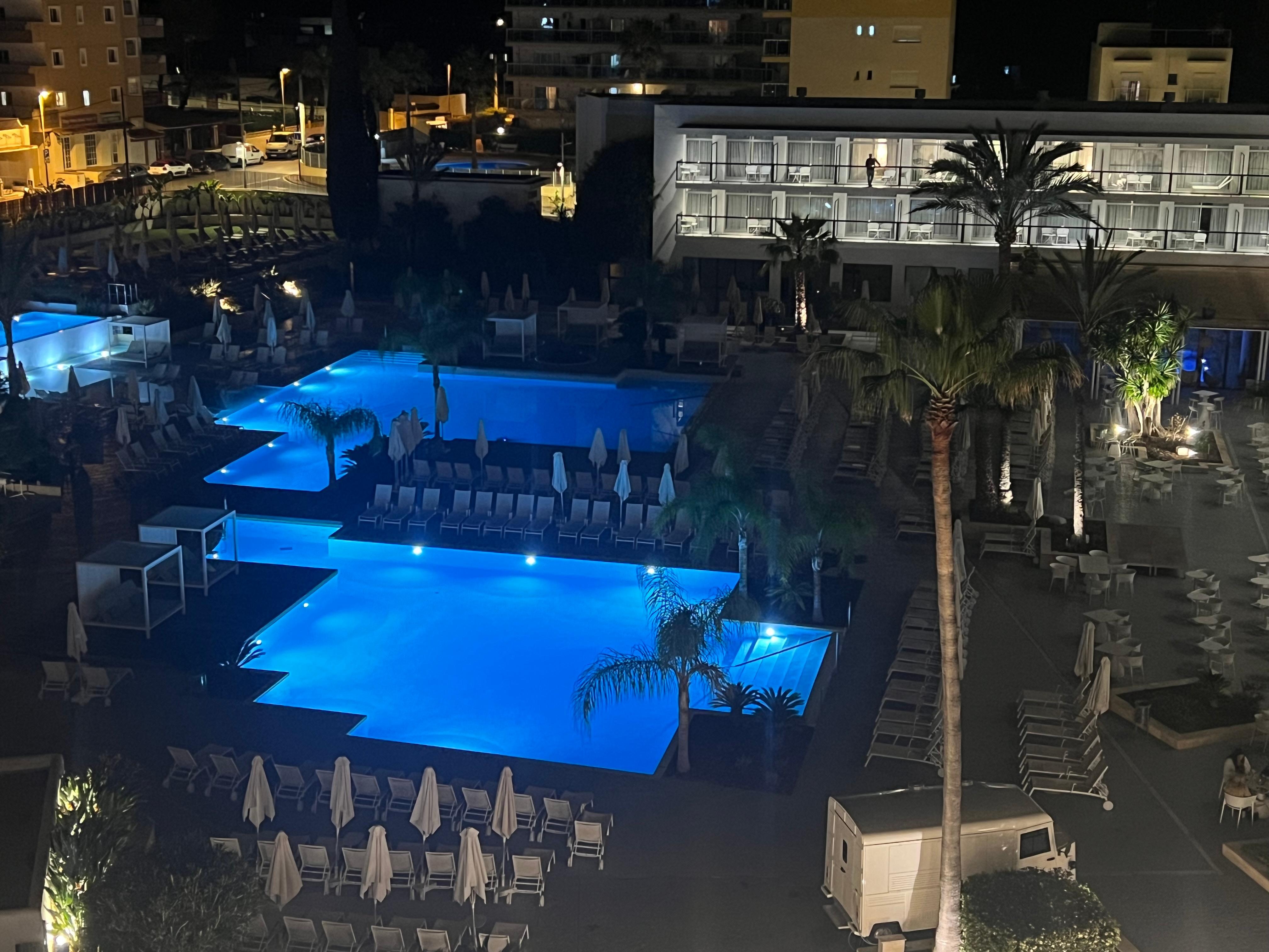 Fantastic night lighting of the pools & planting.